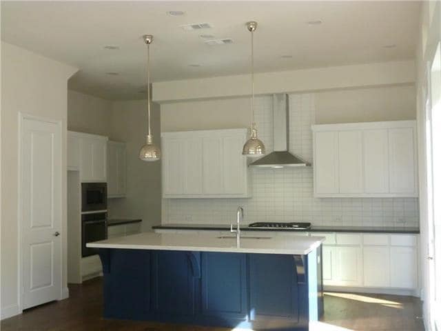 Building Photo - 6813 Royal View Dr