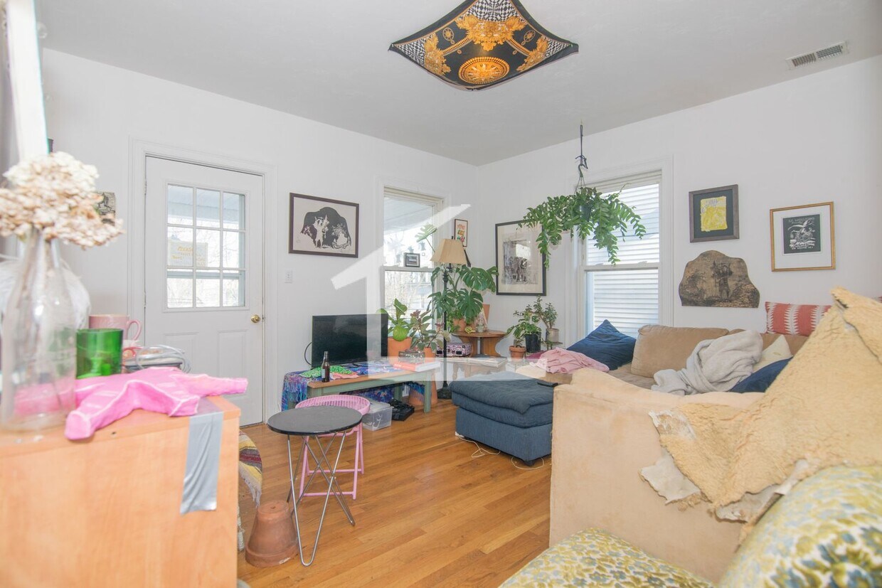 17 Pratt St, Boston, MA 02134 Condo for Rent in Boston, MA