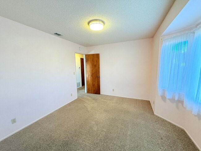 Foto del edificio - Pet-Friendly Studio in Orcutt with Yard & Utilities Included – Available Now!