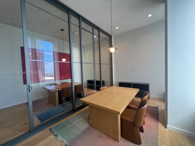 Foto del edificio - 11 NE 6th St