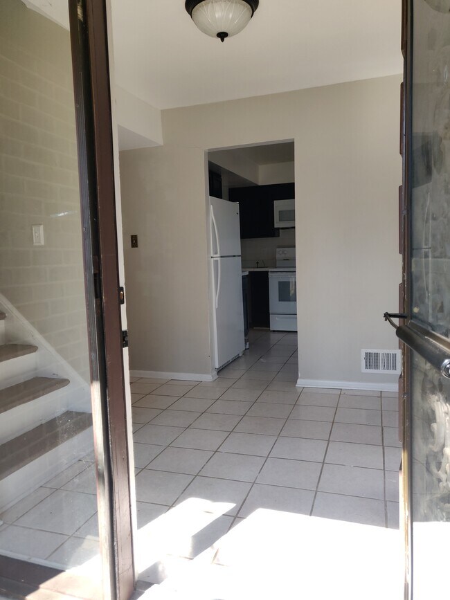 Foto del edificio - 5374 Eliots Oak Rd