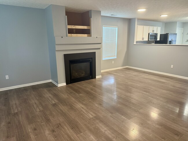 Foto del edificio - 4681 Grandover Dr