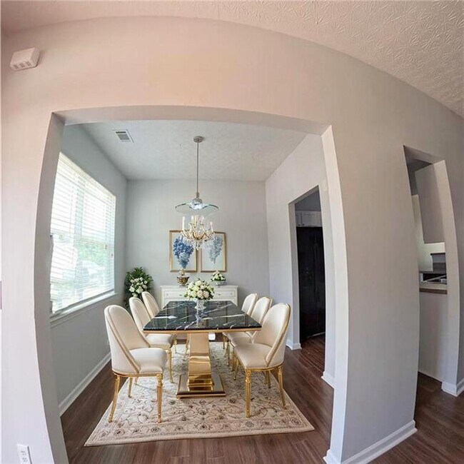 Foto del edificio - 6412 Ellenwood Dr