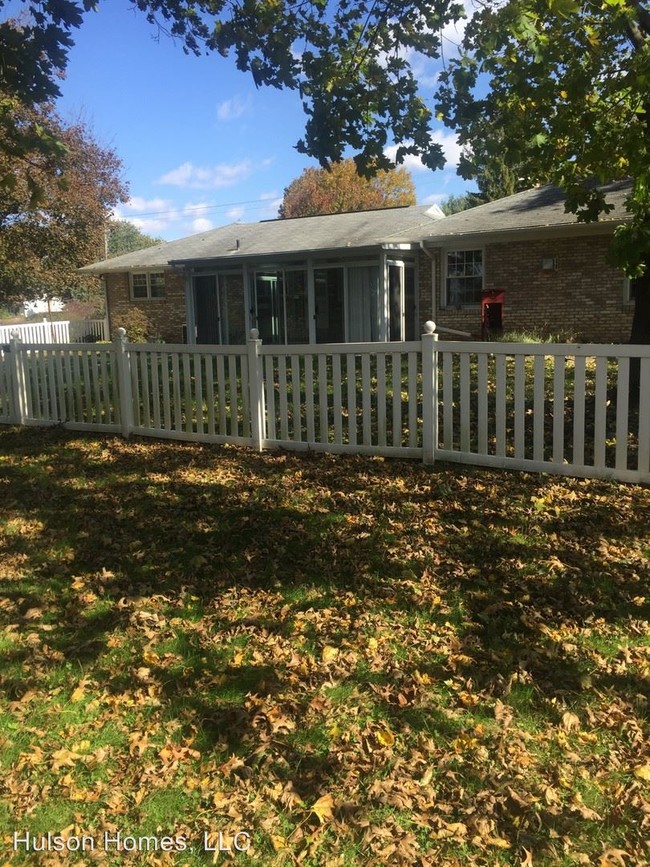 Building Photo - 4 br, 2 bath House - 945 Westminster Road