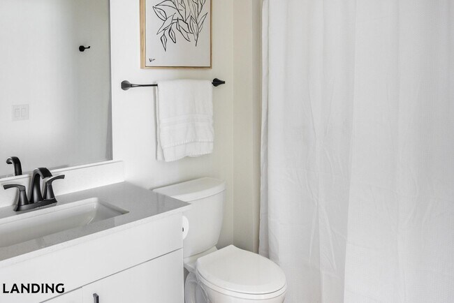 Foto del edificio - 255 N Camino Mercado