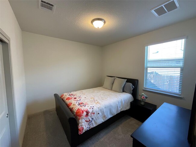 Building Photo - 18317 Calasetta Dr