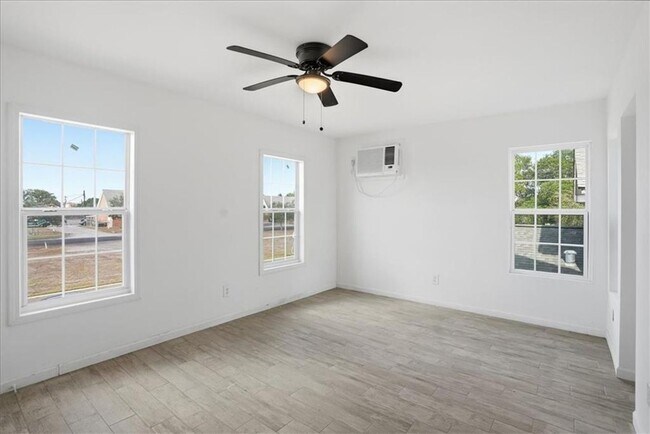 Foto del edificio - 905 Louisiana Ave