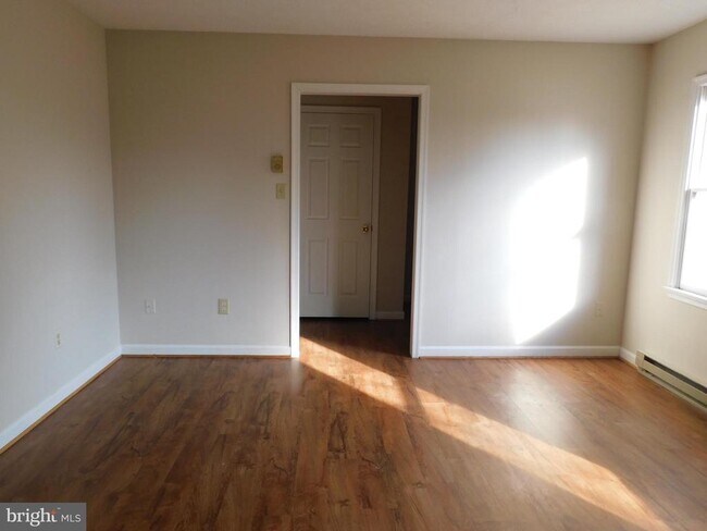 Foto del edificio - 106 Astoria Ct