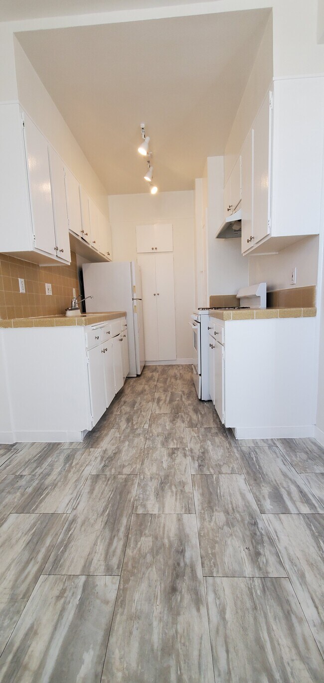 Foto del edificio - 840 S Serrano Ave