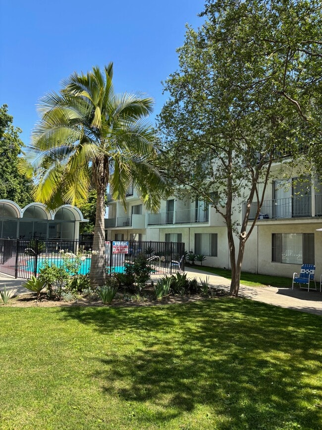 Building Photo - Park Manor Apartments