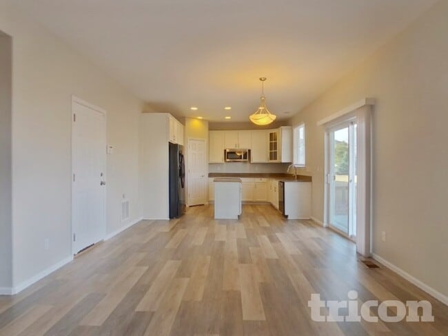 Building Photo - 7191 S Oak Hill Cir