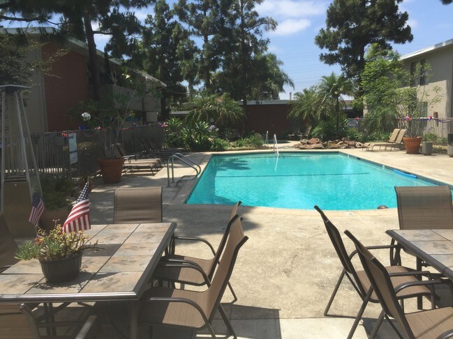 Foto del edificio - Beachwood Village Apartments