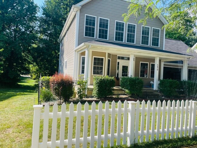 Building Photo - 5670 Honey Locust Dr