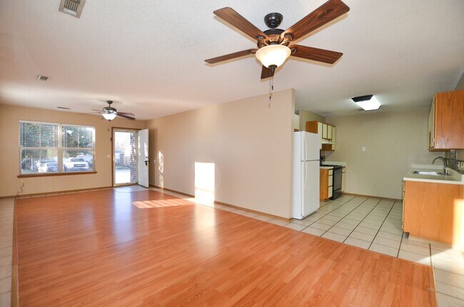 Building Photo - 1482-1484 N Dawn Drive