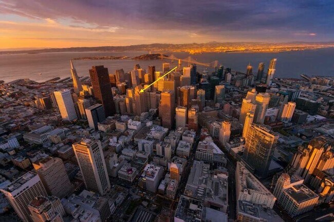 A premier San Francisco luxury condominium with astounding world-class views to the west and south - 333 Bush St