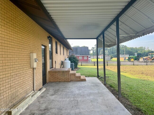 Building Photo - 1383 NC Hwy 343 N