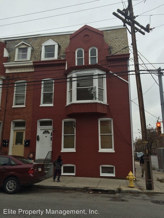 Primary Photo - 263 E College Ave