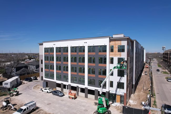 Building Photo - Co/Op Singleton