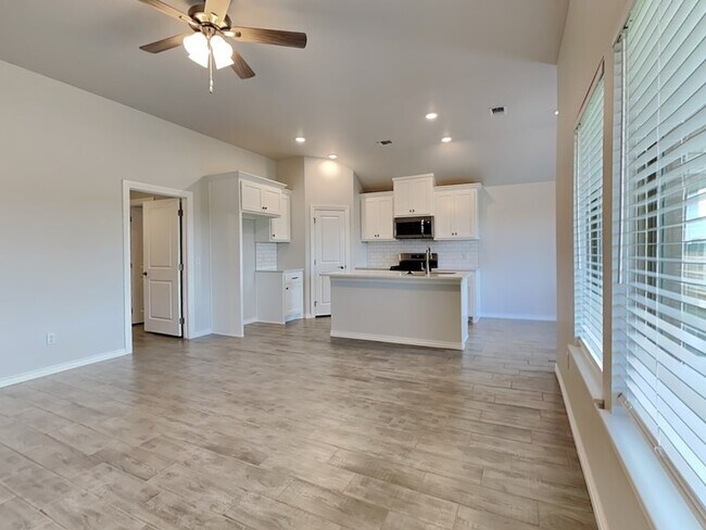 Photo - 3833 Lynne Ave House