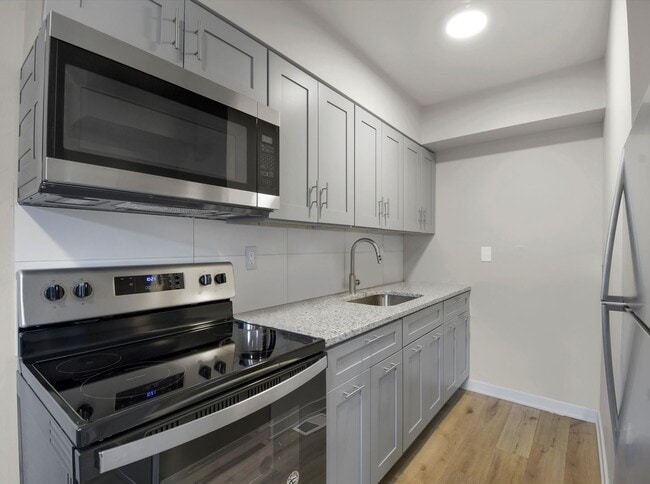 Interior Photo - 2219 9th St