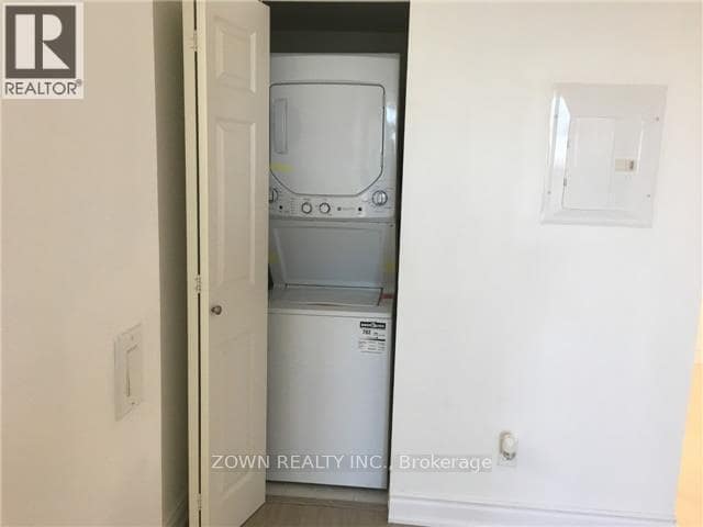 Building Photo - 388 Prince of Wales Dr