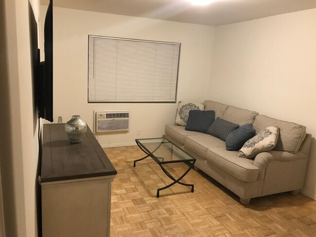 Building Photo - 5842 Lexington Ave