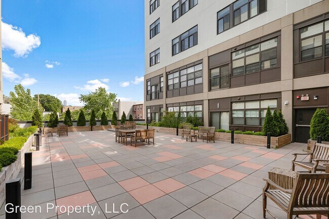 136 Oakland Ave, Jersey City, NJ 07306 Apartment for