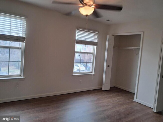 Foto del edificio - 4347 Normandy Ct