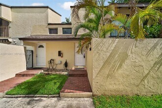 Building Photo - 15811 SW 91st Ct