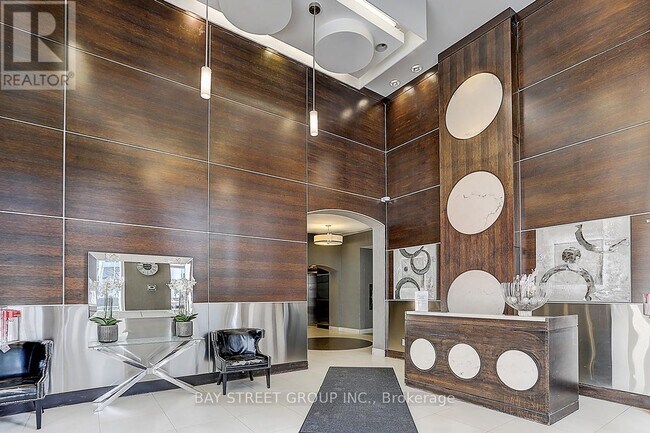 Building Photo - 25 Town Centre Court