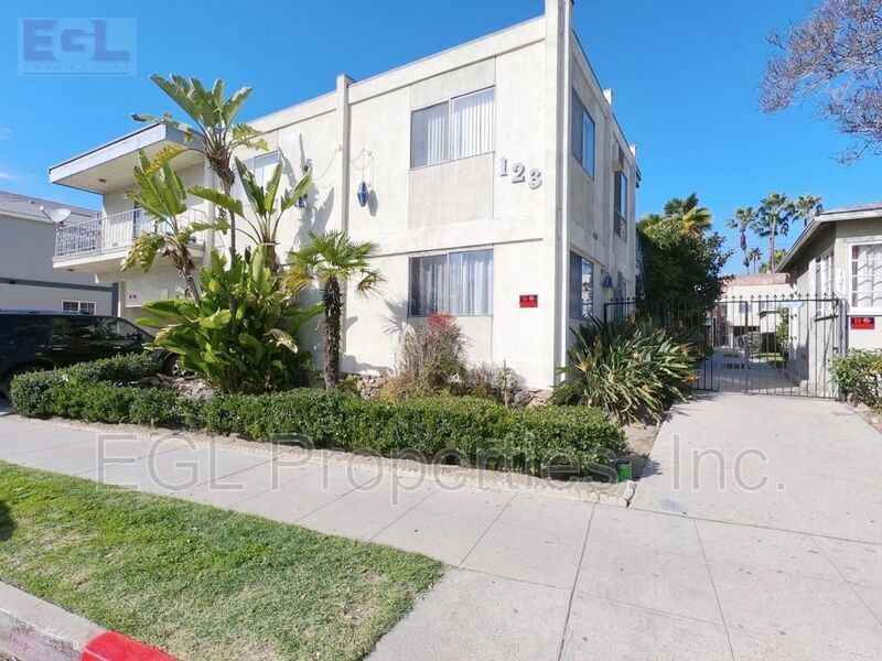 Primary Photo - 119 W Lomita Ave