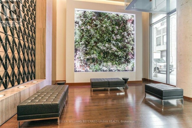 Building Photo - 8 Mercer St