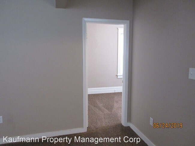 Building Photo - 2131 N Wells St