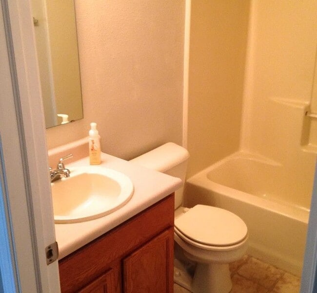 Foto del edificio - 7338 Sedgewick Wy