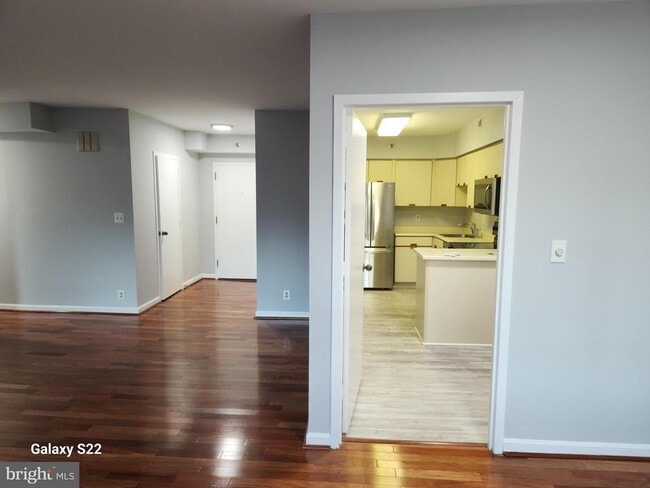 Building Photo - 1805 Crystal Dr