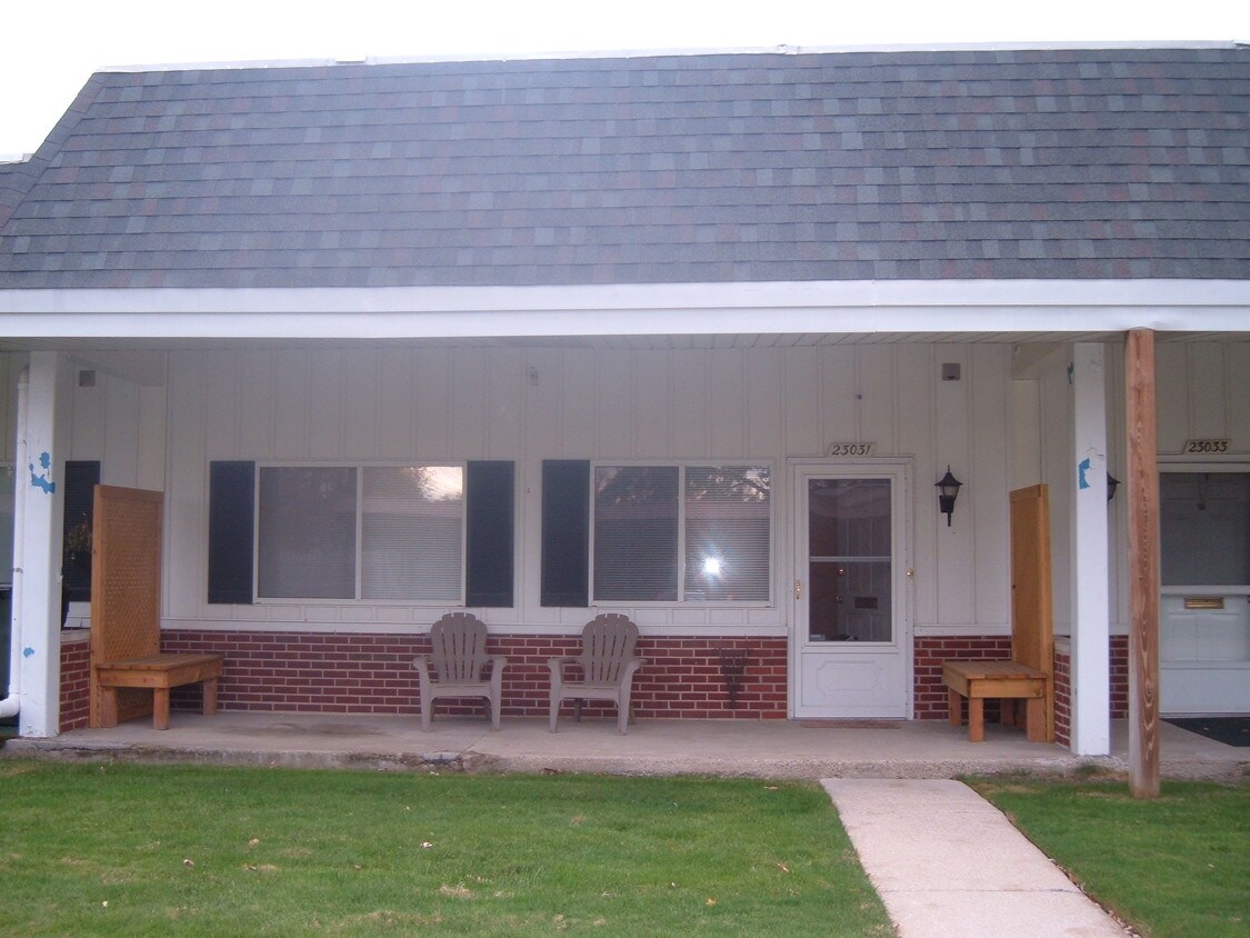 23031 Colony St, Saint Clair Shores, MI 48080 Condo for Rent in Saint