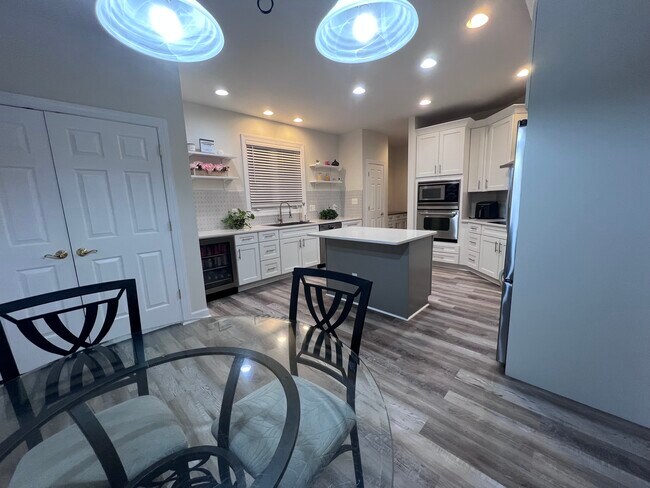 Foto del edificio - 7222 Conway Pl