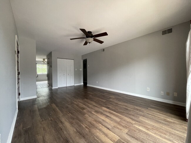 Building Photo - 1115 Elizabeth Ct