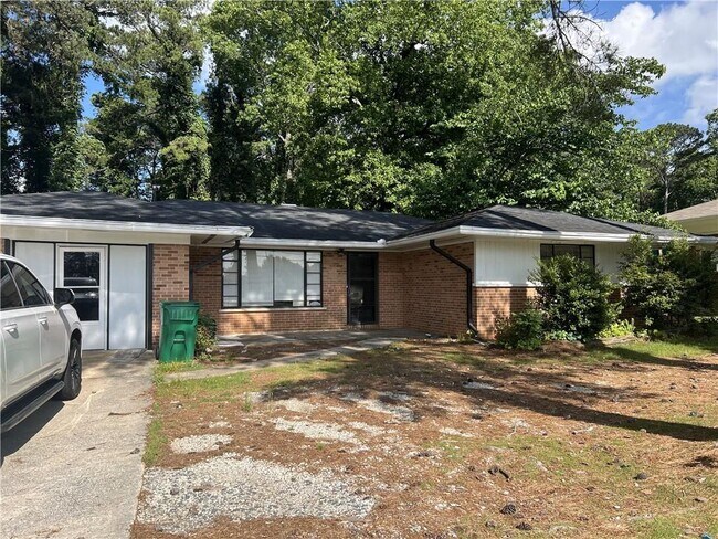 Building Photo - 763 N Hairston Rd
