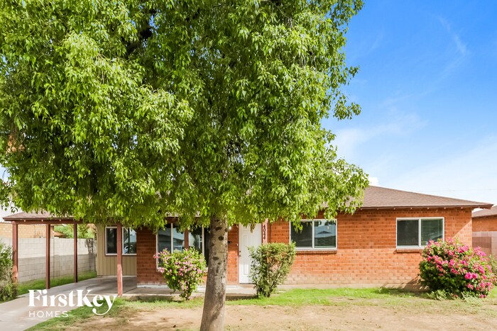Primary Photo - 4044 W Bethany Home Rd