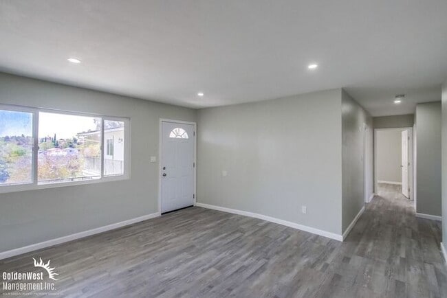 Foto del edificio - Cozy 3Bdm 1Ba Apartment  in City Heights - MI Special