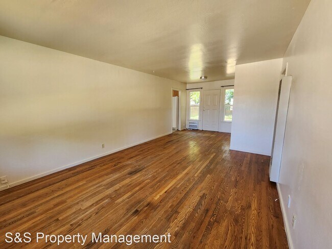 Building Photo - 2 br, 1 bath House - 1721 Michigan Blvd.