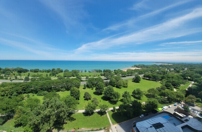 Foto del edificio - 5445 N Sheridan Rd