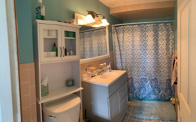 Bathroom - 94 Broad St