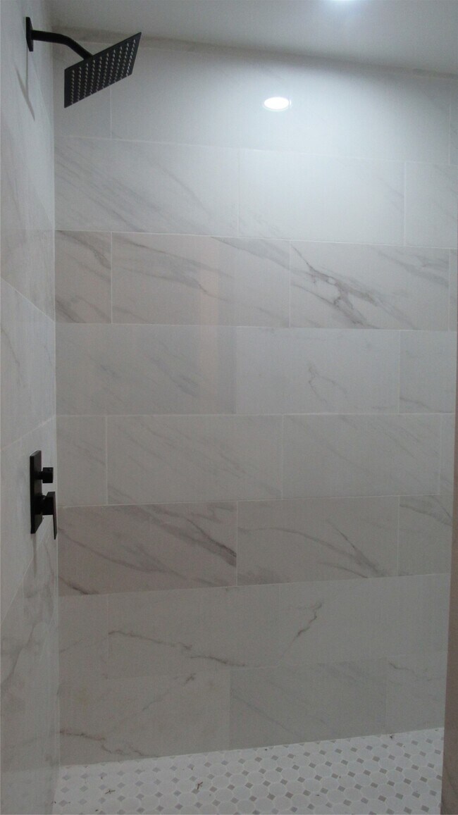 Foto del edificio - 365 Deep Woods Ln