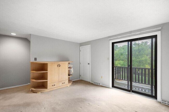 Foto del edificio - 214 Wedgewood Rd