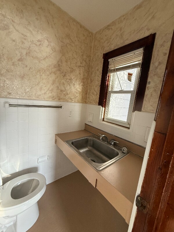 Foto del edificio - 3121 Oak Grove Dr