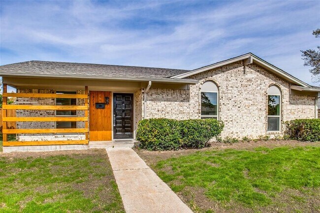 Foto del edificio - 2205 Richbrook Dr