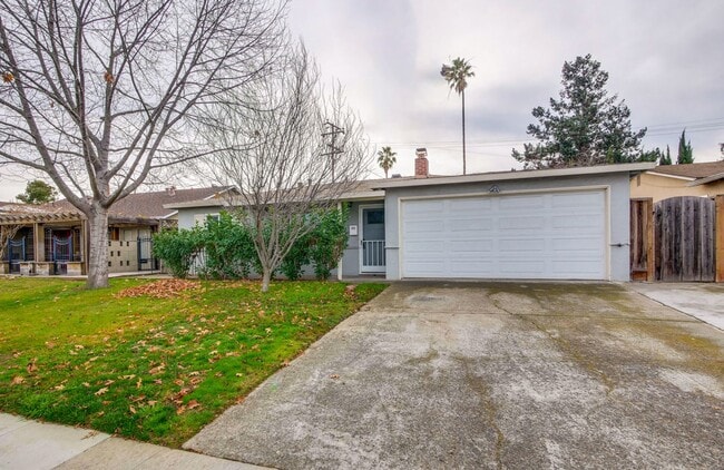 Building Photo - Wow! What a Great Home! Available NOW!