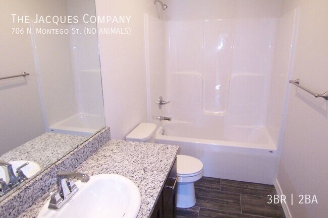 Foto del edificio - Newer 3 Bedroom 2 Bath 3 Car Garage in Nixa